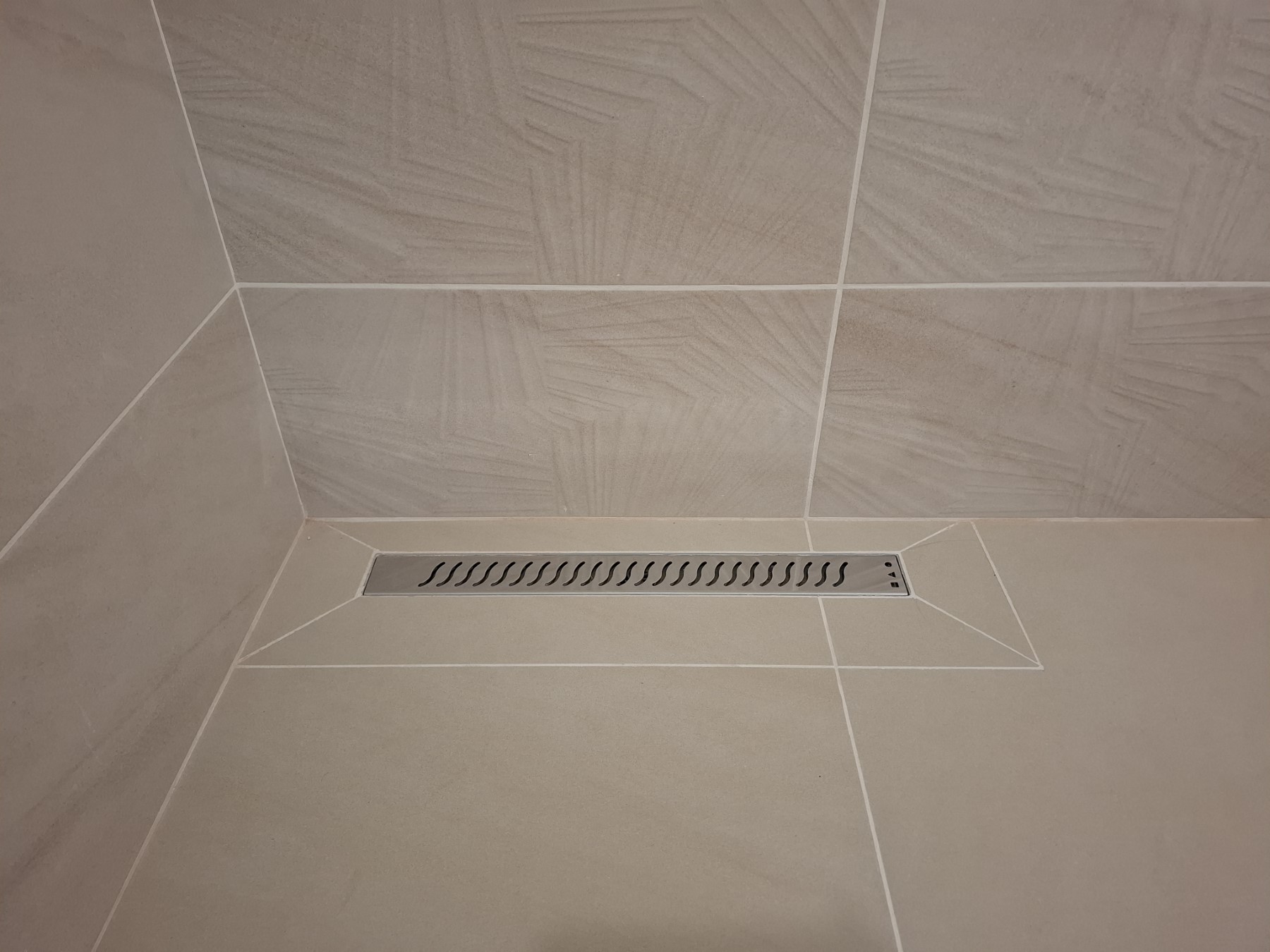 Лепене на плочки в баня Н335